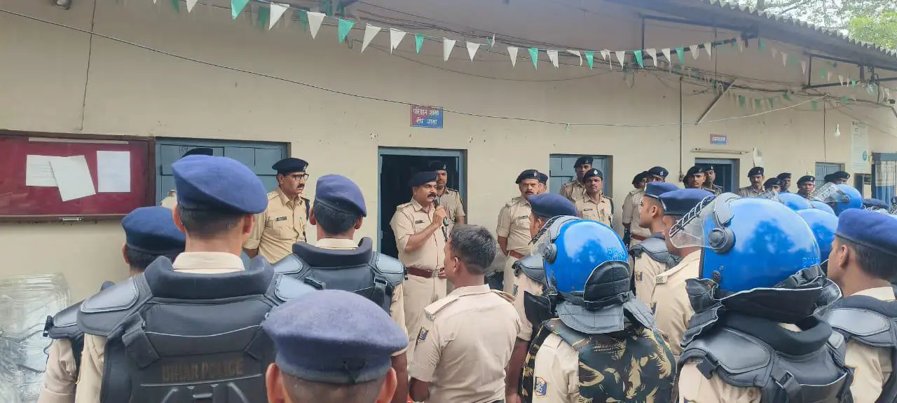 संभावित विरोध-प्रदर्शनों से निपटने के लिए बगहा पुलिस का दंगा नियंत्रण ड्रिल, एसपी राजेश कुमार ने दिए जरूरी निर्देश