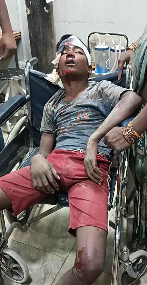 सड़क दुर्घटना में घायल युवक