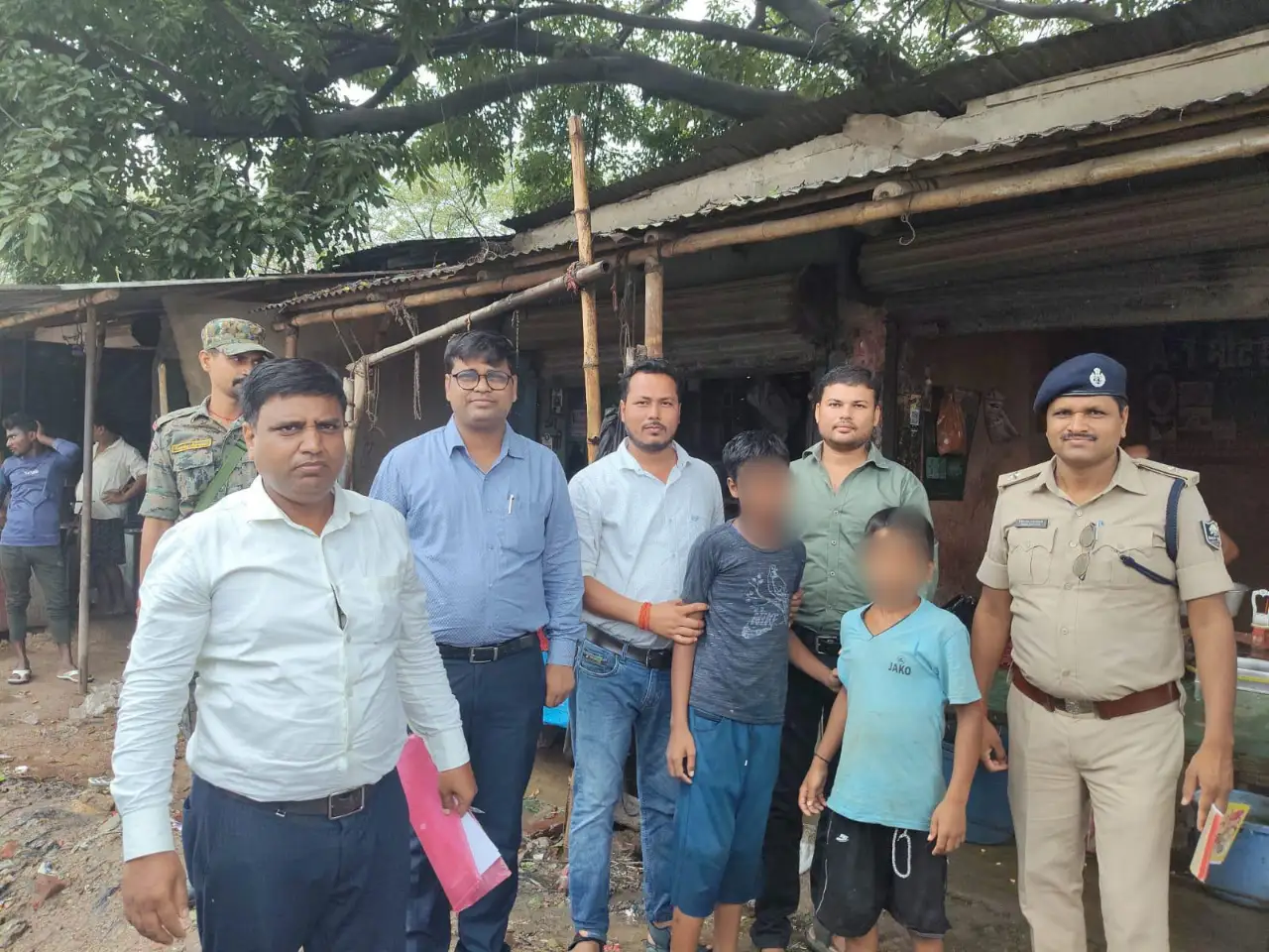 ऑपरेशन ‘नया सवेरा-3.0’ के तहत बगहा में बड़ी कार्रवाई, एम.एन. मीट हाउस से दो बाल श्रमिक मुक्त