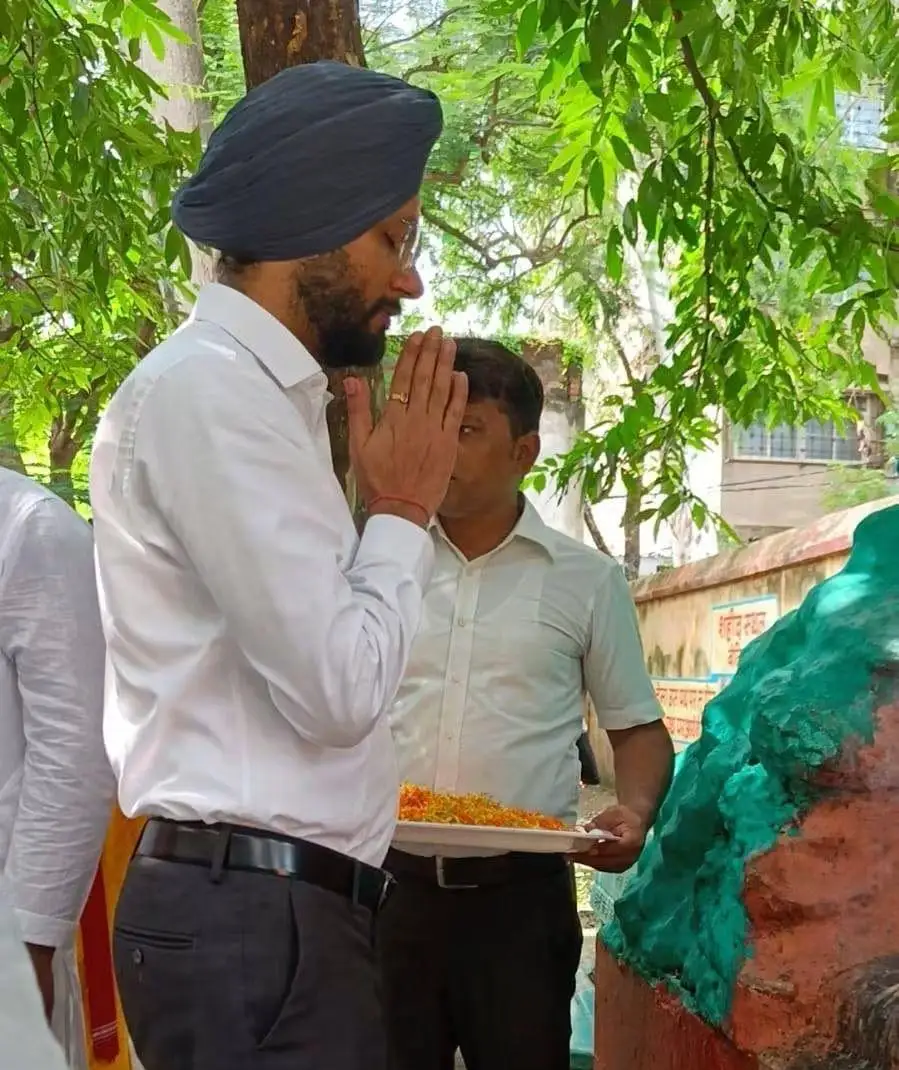 शहीद दिवस पर अमर शहीदों को श्रद्धांजलि, परिजनों का सम्मान
अमर शहीदों के त्याग एवं बलिदान से प्रेरणा लेकर राष्ट्र निर्माण में योगदान दें : जिलाधिकारी