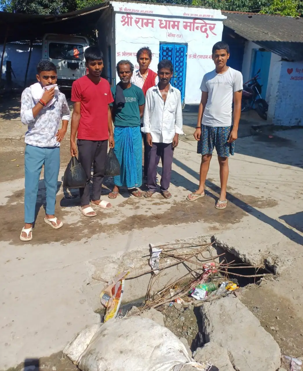 टूटी स्लैब, गंदा पानी और खामोश व्यवस्था—परेशान हैं वार्ड 26 के लोग
